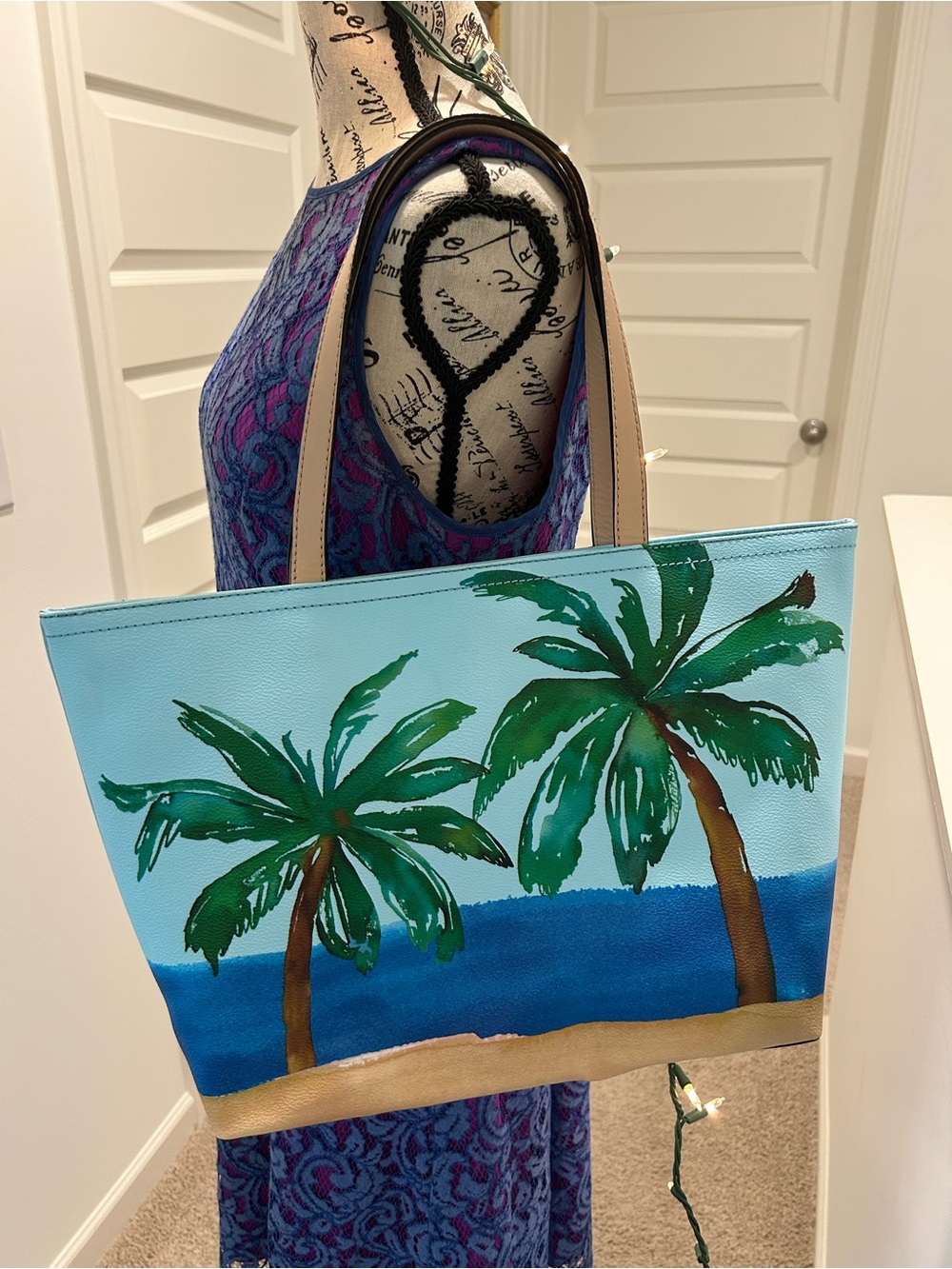 New Kate Spade I need a vacation tote. Gorgeous bag. - Picture 4 of 14